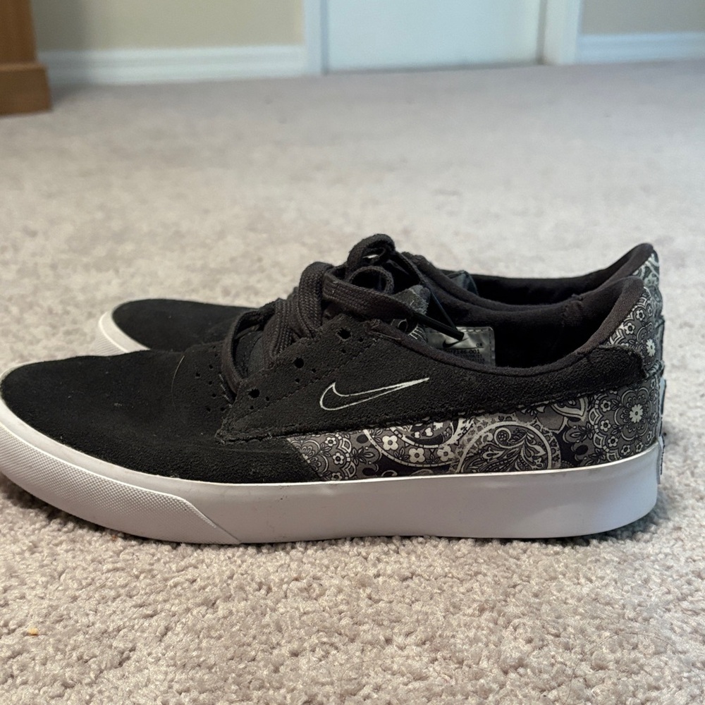 Nike women Shane O’Neill SB
